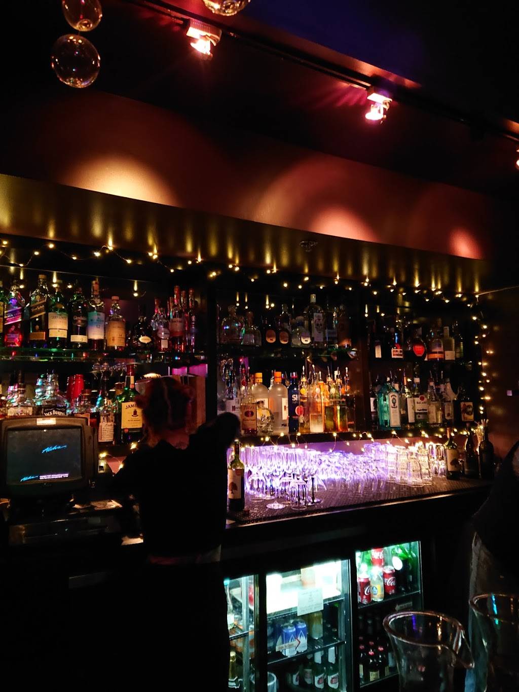 Vinue Food and Wine Bar | restaurant | 2817 E 3rd Ave, Denver, CO 80206, USA | 7202871156 OR +1 720-287-1156