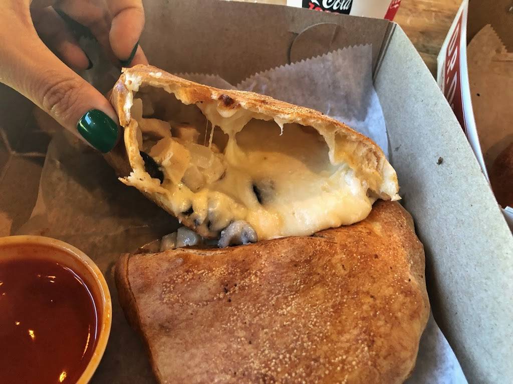 D.P. Dough | restaurant | 519 E Washington St, Iowa City, IA 52240, USA | 3193543344 OR +1 319-354-3344