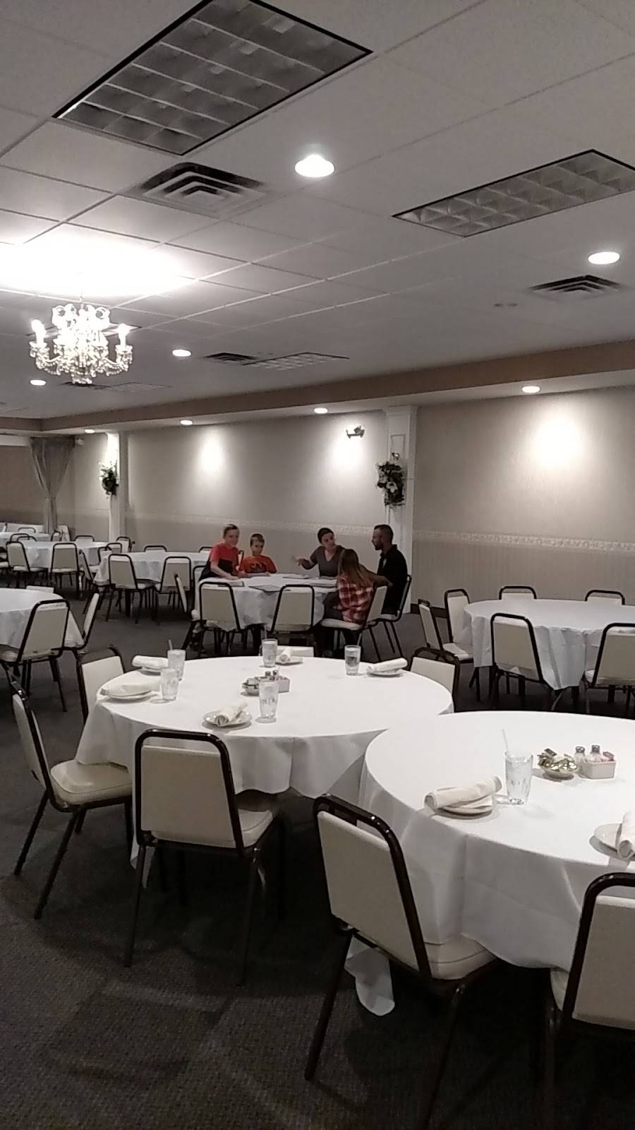 Enzos Restaurant & Banquet | restaurant | 2918 Elm Rd NE, Warren, OH 44483, USA | 3303723314 OR +1 330-372-3314