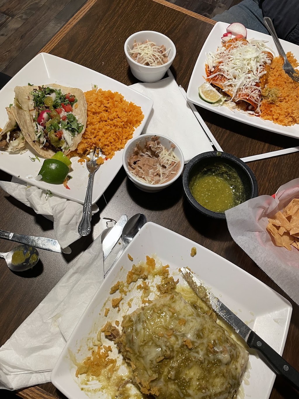 Lupitas Restaurant | restaurant | 619 W Murray Ave, Visalia, CA 93291, USA | 5593727183 OR +1 559-372-7183