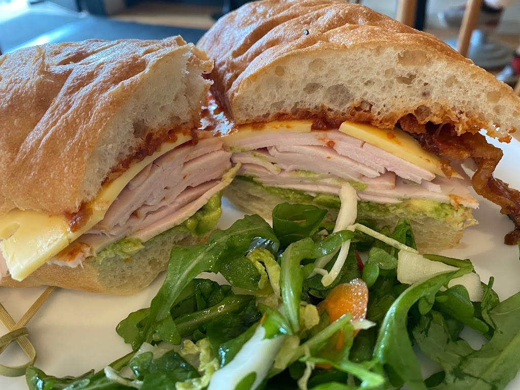 Café Hitchcock | restaurant | 129 Winslow Way E, Bainbridge Island, WA 98110, USA | 2062013369 OR +1 206-201-3369