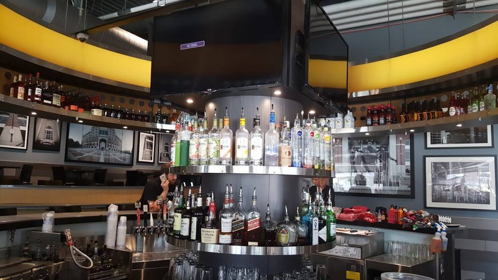 Gate 25 Bar and Restaurant | restaurant | 300 Canopy St #140, Lincoln, NE 68508, USA | 4022614140 OR +1 402-261-4140