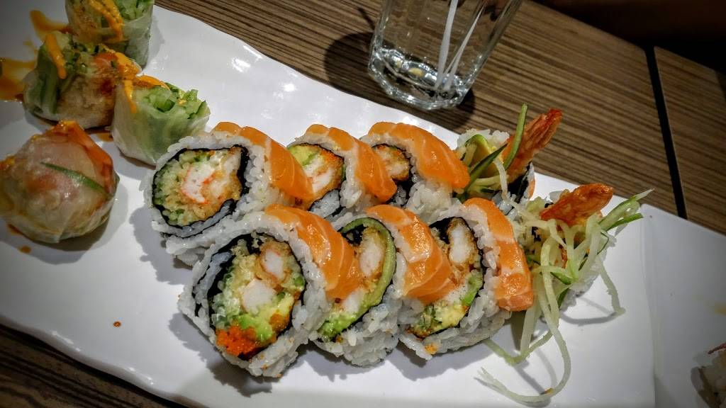 Hockey Sushi | restaurant | 1102 Centre St, Thornhill, ON L4J 3M8, Canada | 9058826663 OR +1 905-882-6663