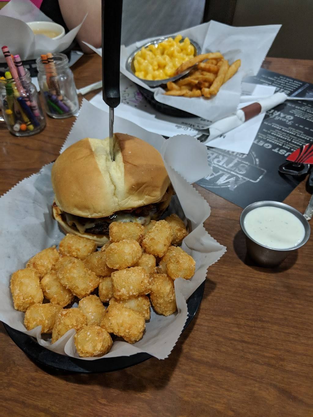 Maple Street Grille | restaurant | 303 10th Ave, PO Box 44, Orion, IL 61273, USA | 3096262087 OR +1 309-626-2087