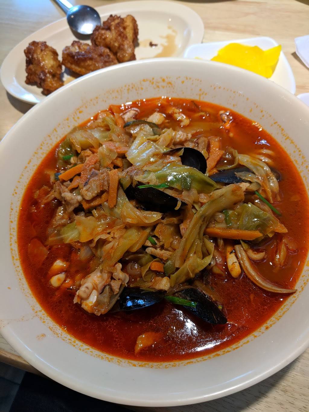 홍콩반점 | restaurant | 10650 Zelzah Ave, Granada Hills, CA 91344, USA | 8184881373 OR +1 818-488-1373