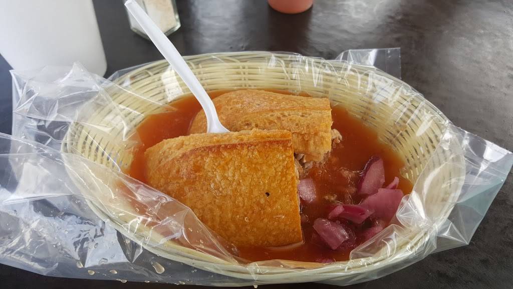 Tortas Ahogadas El Chivito | restaurant | 204 Crossroads Blvd, Balcones Heights, TX 78201, USA | 2103699638 OR +1 210-369-9638