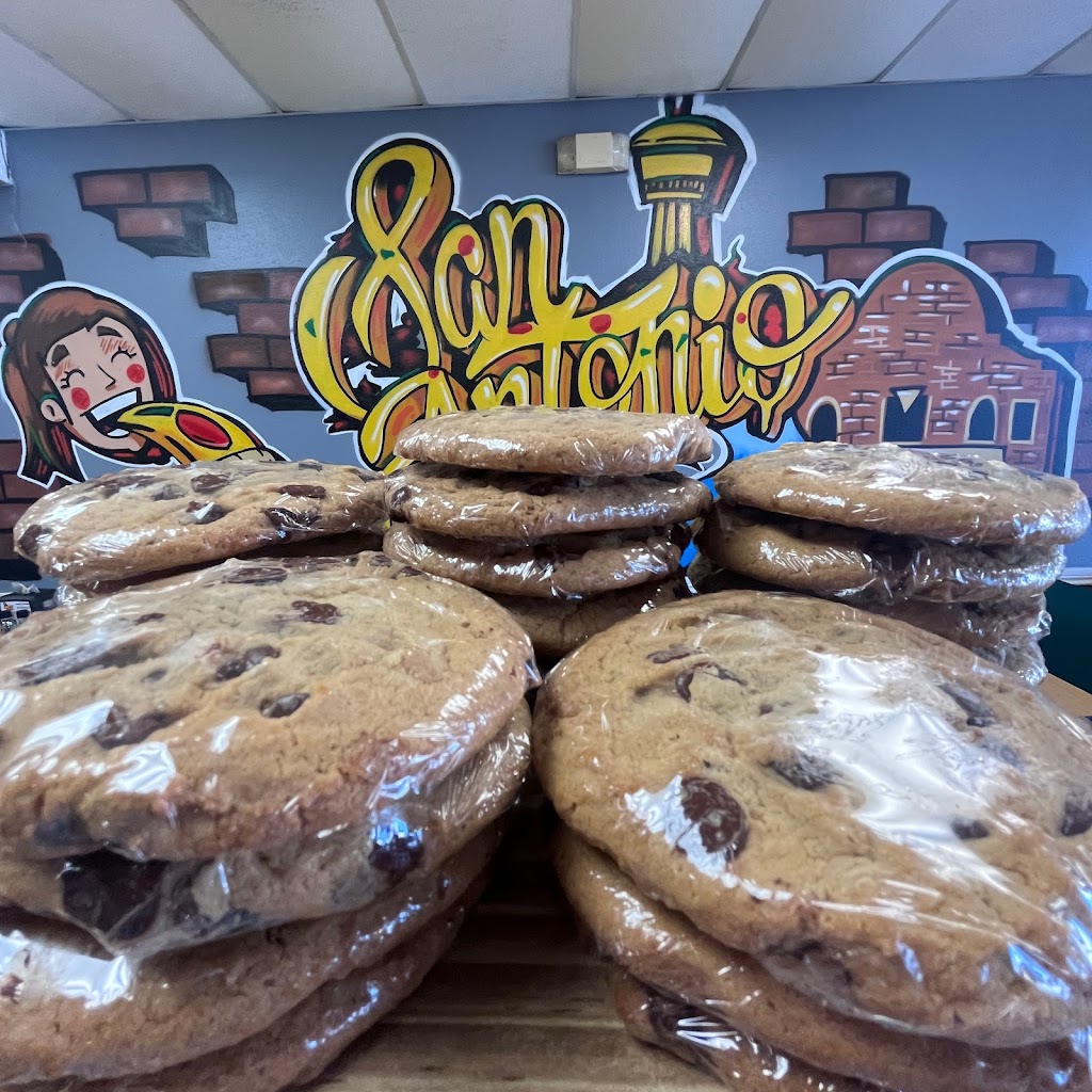 Sofias Pizzeria - Evans | restaurant | 4419 E Evans Rd #107, San Antonio, TX 78259, USA | 2106721200 OR +1 210-672-1200