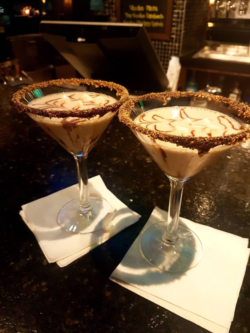 Bar Louie - Orlando Gateway | night club | 7015 S Semoran Blvd, Orlando, FL 32822, USA | 4078457080 OR +1 407-845-7080