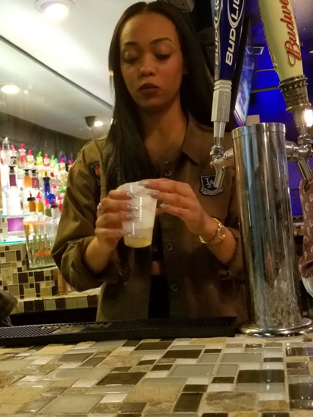 Infinity Sports Lounge | restaurant | 770 E 185th St, Euclid, OH 44119, USA | 2164815002 OR +1 216-481-5002