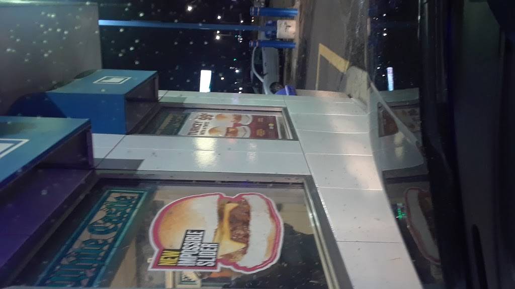 White Castle | restaurant | 20409 James Couzens Fwy, Detroit, MI 48235, USA | 3132724006 OR +1 313-272-4006