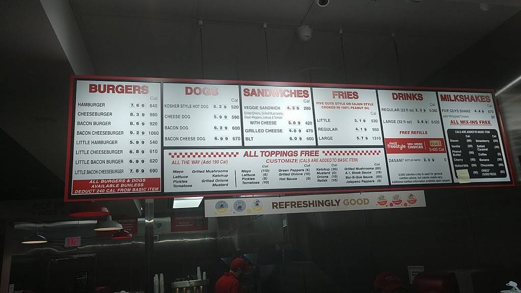 Five Guys | meal takeaway | Bear Creek Village, 17124 Redmond Way, Redmond, WA 98052, USA | 4254068949 OR +1 425-406-8949