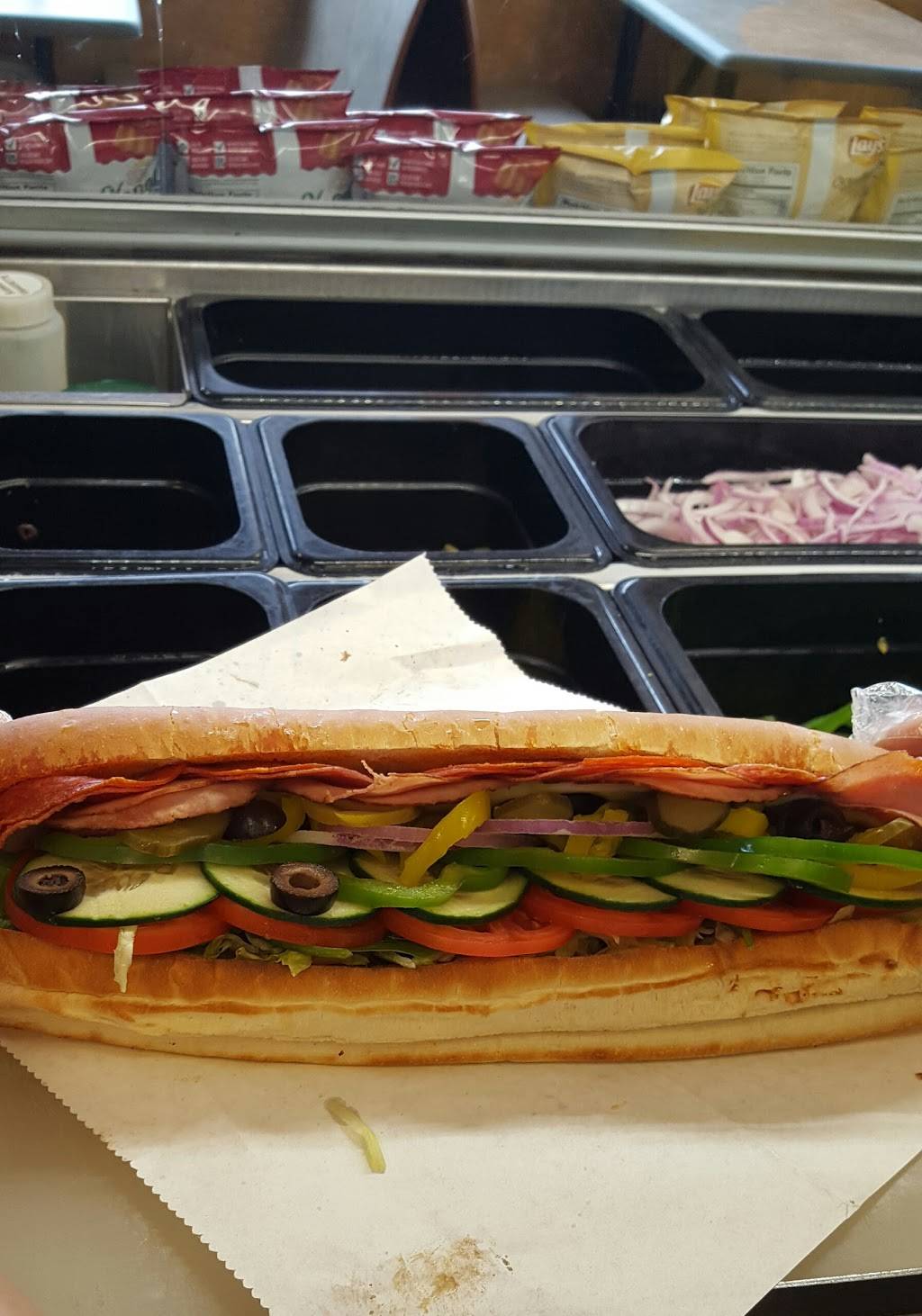 Subway | restaurant | 220 S Chestnut St, Barnesville, OH 43713, USA | 7404254477 OR +1 740-425-4477