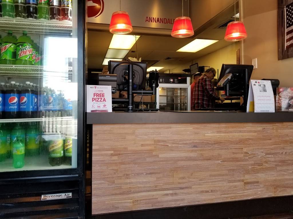 Pizza Hut | restaurant | 7122 Columbia Pike, Annandale, VA 22003, USA | 7033541114 OR +1 703-354-1114