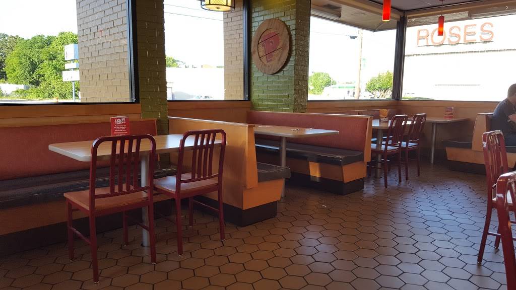 Popeyes Louisiana Kitchen | restaurant | 905 1/2 W Davis St, Conroe, TX 77301, USA | 9365392188 OR +1 936-539-2188