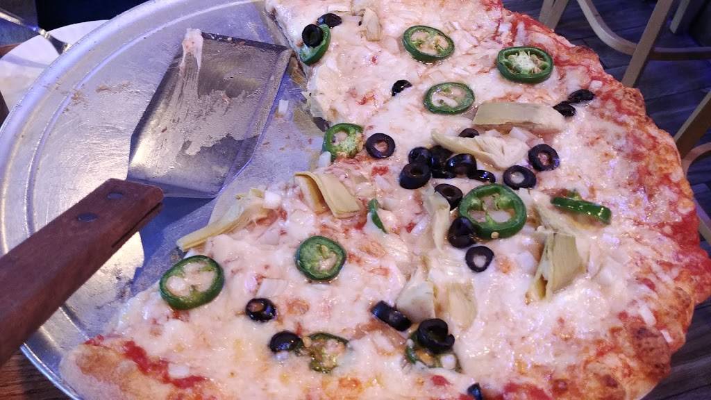 Luigis Sports Bar & Pizzeria | restaurant | 411 S Main St, Breckenridge, CO 80424, USA | 9707713122 OR +1 970-771-3122