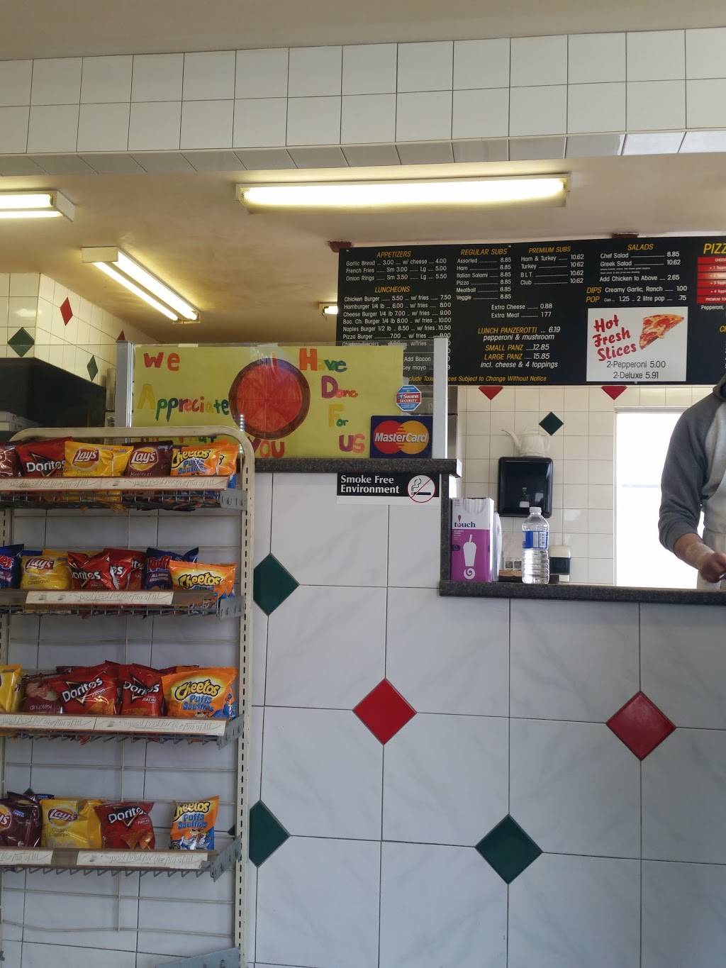 Naples Pizza | restaurant | 1840 N Talbot Rd, Windsor, ON N9A 6J3, Canada | 5197376777 OR +1 519-737-6777