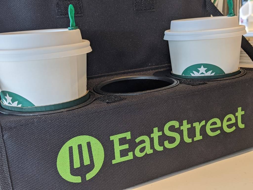 Starbucks | cafe | 2577 Sycamore Rd, DeKalb, IL 60115, USA | 8157562971 OR +1 815-756-2971