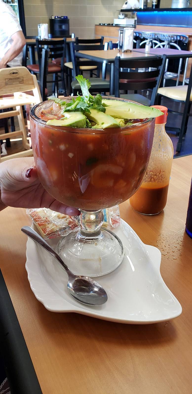 La Sirena mexican seafood &bar | restaurant | 3725 S Carrier Pkwy, Grand Prairie, TX 75052, USA | 2146770616 OR +1 214-677-0616