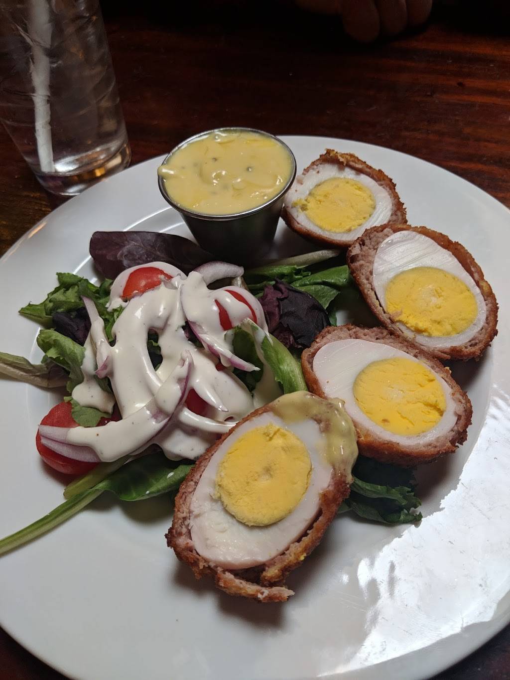 Daniel OConnells Irish Restaurant & Bar | restaurant | 112 King St, Alexandria, VA 22314, USA | 7037391124 OR +1 703-739-1124