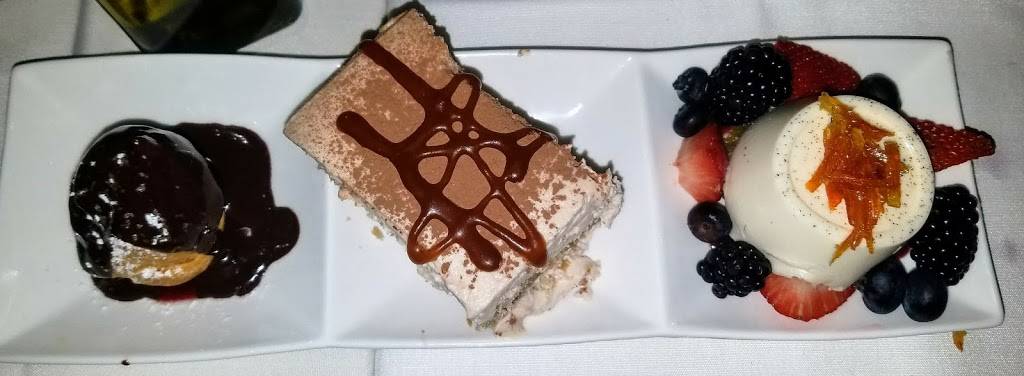 Michael Anthonys Cucina Italiana | restaurant | 37 New Orleans Rd, Hilton Head Island, SC 29928, USA | 8437856272 OR +1 843-785-6272