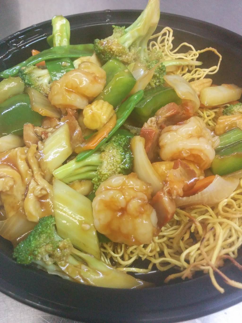 Barrhaven Lucky Panda | restaurant | 3023 Cedarview Rd, Nepean, ON K2J 4A8, Canada | 6138258080 OR +1 613-825-8080