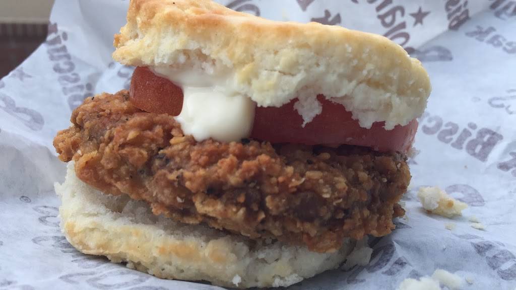 Bojangles Famous Chicken n Biscuits | restaurant | 931 W Atlantic St, Emporia, VA 23847, USA | 4343361118 OR +1 434-336-1118