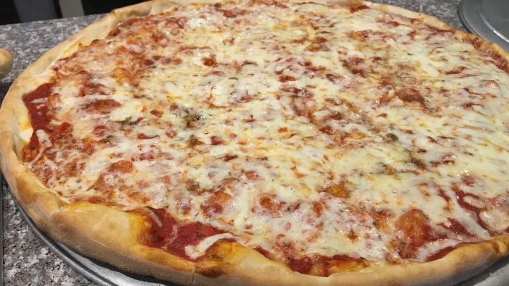 New York Style Pizza & Gyros | restaurant | 2707 Race St #121, Fort Worth, TX 76111, USA | 8172222433 OR +1 817-222-2433