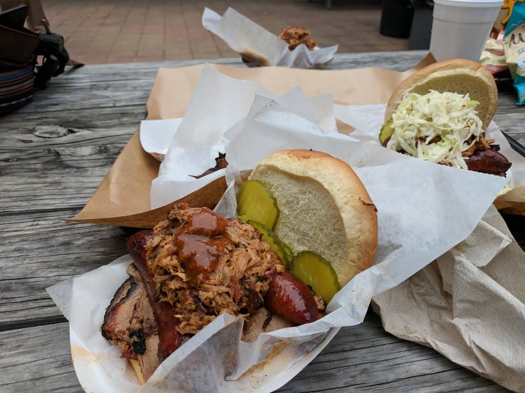 Two Bros. BBQ Market | restaurant | 12656 West Ave, San Antonio, TX 78216, USA | 2104960222 OR +1 210-496-0222