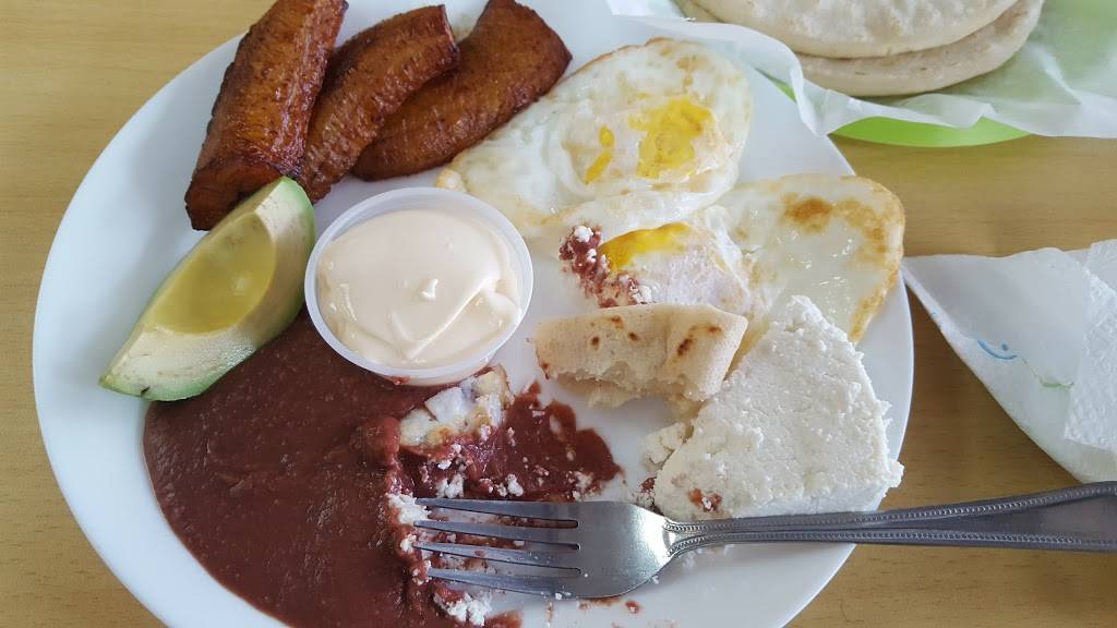 Antojitos Salvadoreños Pupuseria & Grocery | restaurant | 274 E Grand Ave, Rahway, NJ 07065, USA | 7326697949 OR +1 732-669-7949