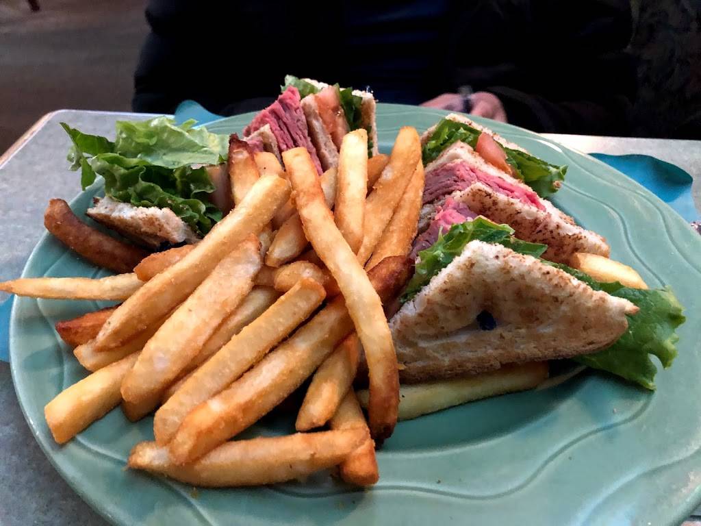 Ikaros Diner | restaurant | 909 Union Ave, New Windsor, NY 12553, USA | 8455672600 OR +1 845-567-2600