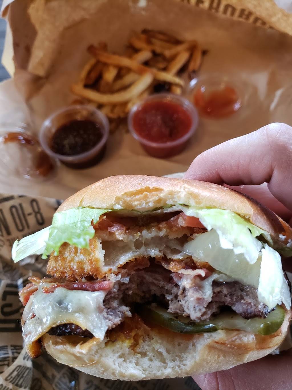 Big Smoke Burger | restaurant | 799 York Mills Rd, North York, ON M3B 1X6, Canada | 4164439944 OR +1 416-443-9944