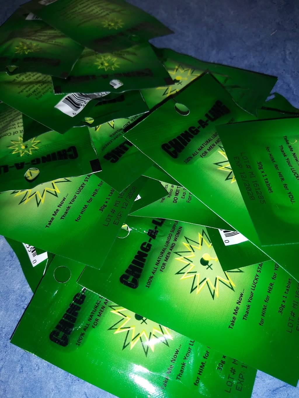 Johnnys Coney Island | restaurant | 5101 E McNichols Rd, Detroit, MI 48212, USA | 3133661220 OR +1 313-366-1220