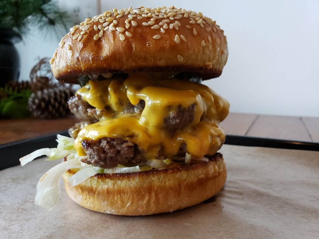 Black Wood Smokehouse | restaurant | 90 Folly Rd Blvd, Charleston, SC 29407, USA | 8437893722 OR +1 843-789-3722