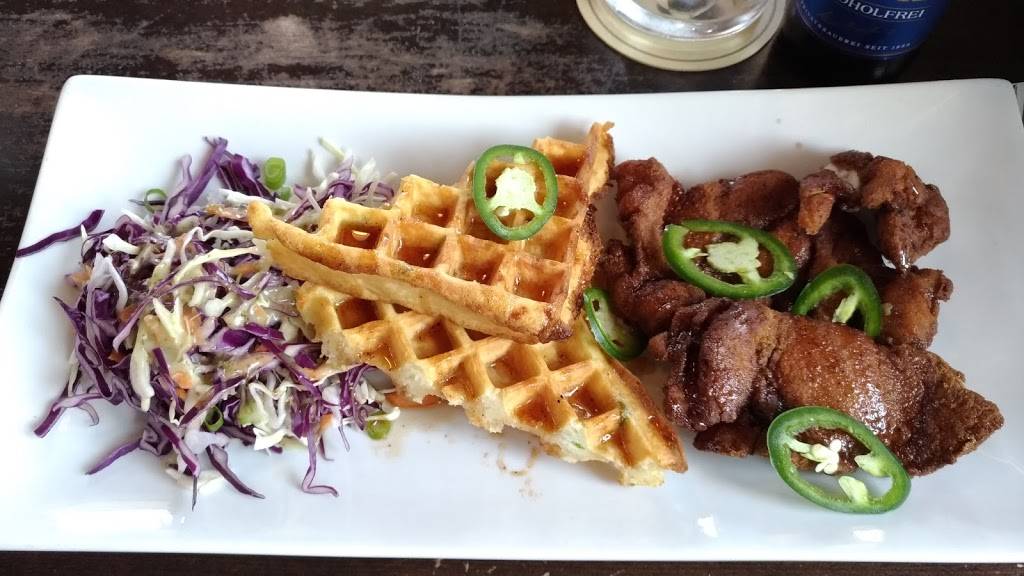 Bowmans on Bank | restaurant | 895 Bank St, Ottawa, ON K1S 3W4, Canada | 6132347674 OR +1 613-234-7674