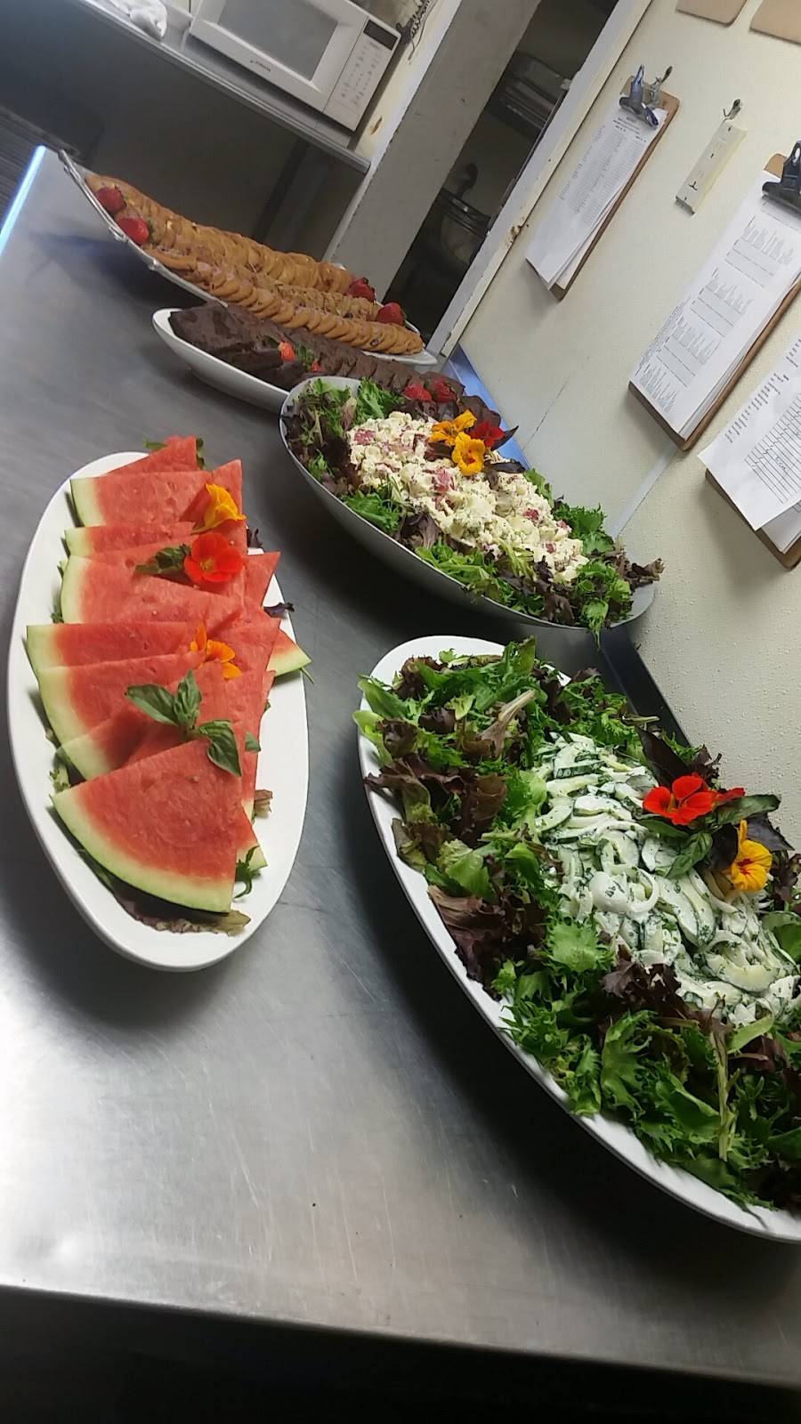 HENRYS at Lake Sunapee Country Club | restaurant | 289 Country Club Lane, New London, NH 03257, USA | 6035266040 OR +1 603-526-6040