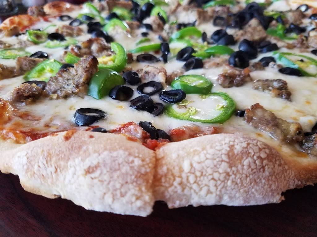 Ruccis | restaurant | 10579 Theodore Green Blvd, White Plains, MD 20695, USA | 3019323838 OR +1 301-932-3838