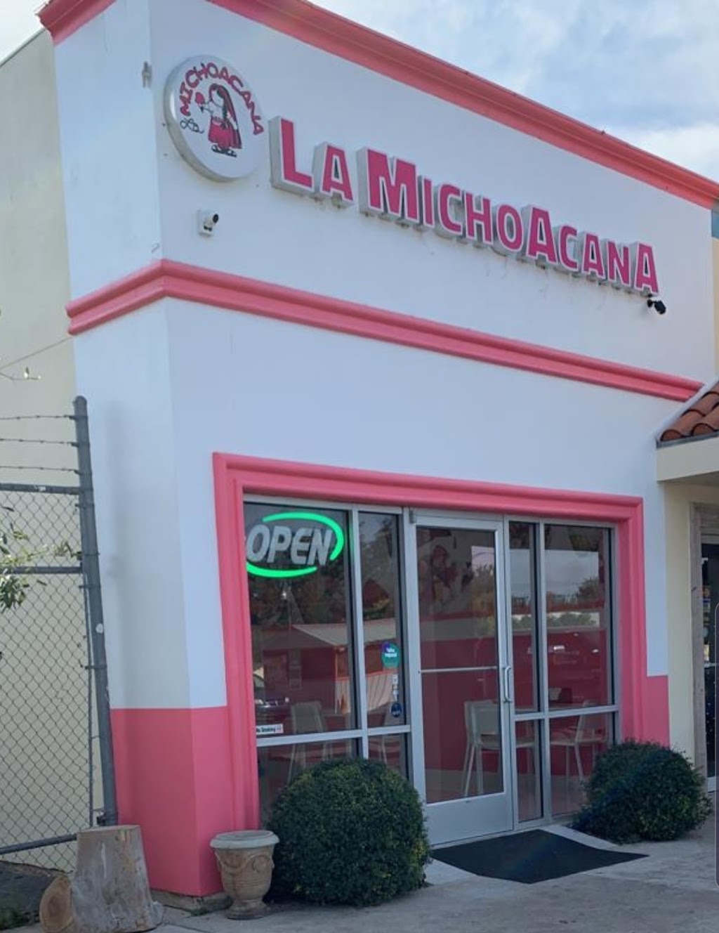 La Michoacana Elite | restaurant | 2517 E Del Mar Blvd A, Laredo, TX 78041, USA | 9565681581 OR +1 956-568-1581