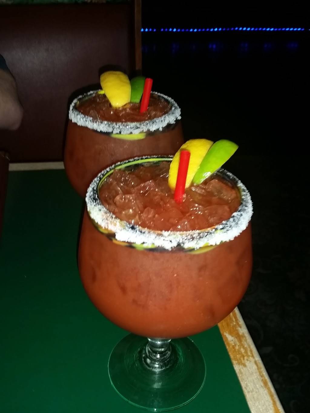 El Somberro Tapatio | restaurant | 10820 NE Sandy Blvd, Portland, OR 97220, USA | 5032576010 OR +1 503-257-6010