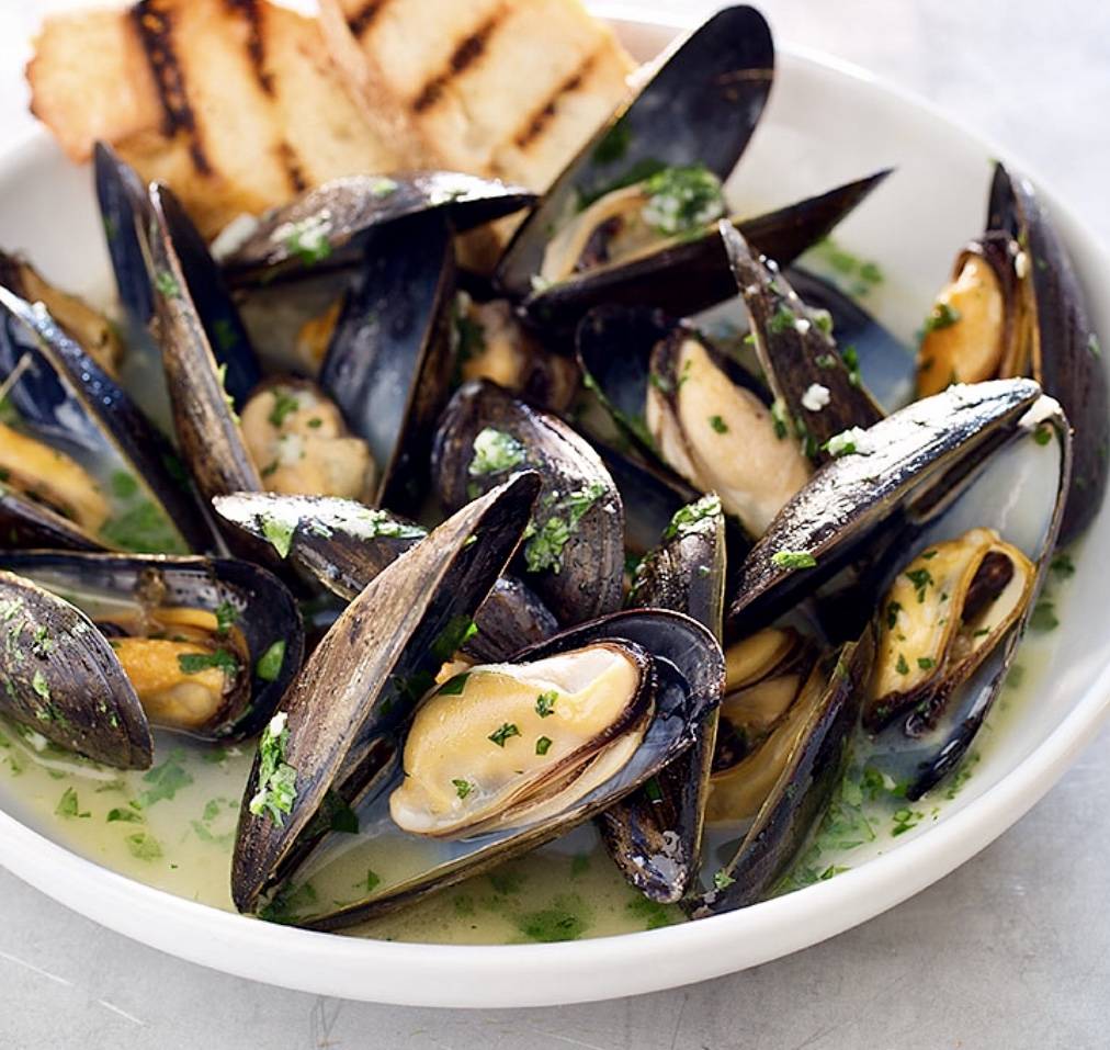 DOCK125 Restaurant | restaurant | 125 Lynnfield St, Lynn, MA 01904, USA | 7815959563 OR +1 781-595-9563