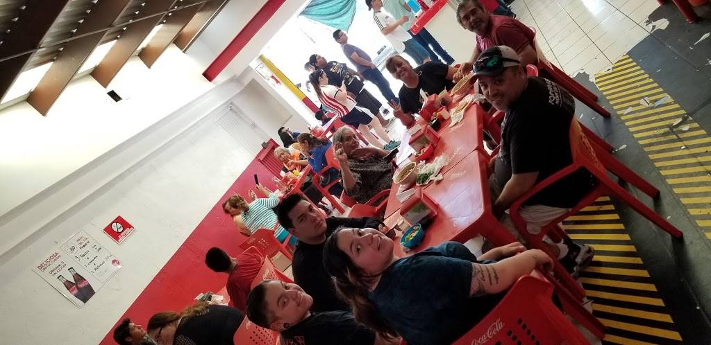 Tacos De Birria La Esquina | restaurant | Avenida Universidad 101c, Indeco Universidad, 22427 Tijuana, B.C., Mexico | 016642417121 OR +52 664 241 7121