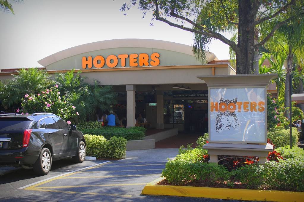 Hooters | meal takeaway | 2240 NW 19th Avenue Suite 1101-A, Boca Raton, FL 33431, USA | 5613918903 OR +1 561-391-8903