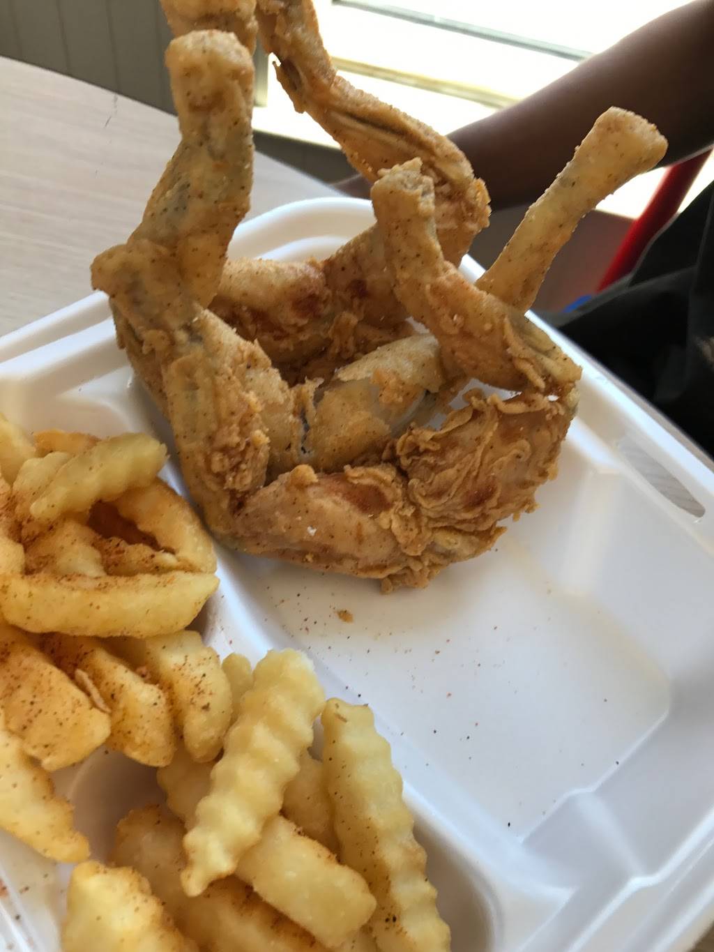 Ellis Seafood | restaurant | 1379 Getwell Rd, Memphis, TN 38111, USA | 9015052895 OR +1 901-505-2895