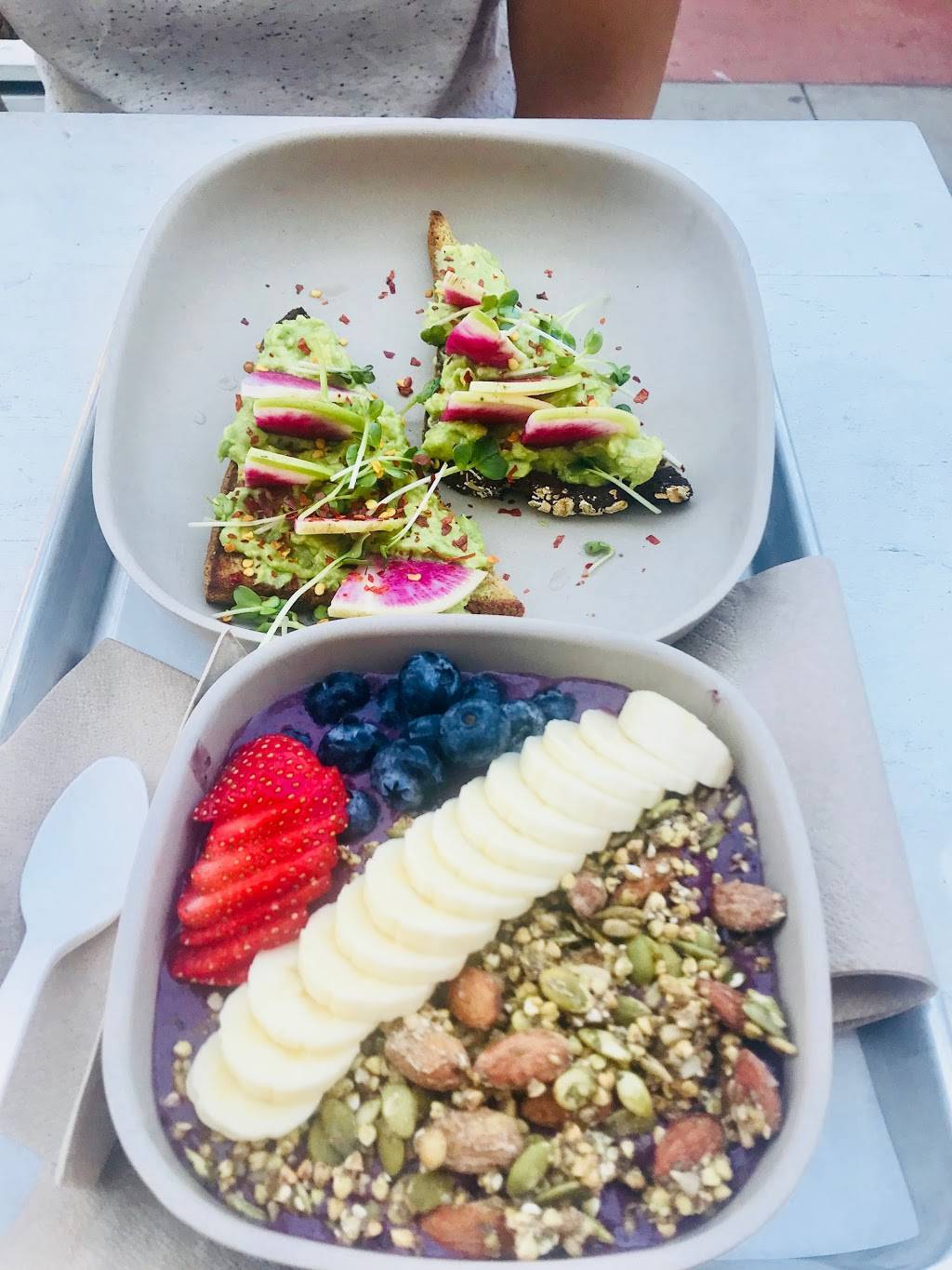 Make Out | restaurant | 9426 Washington Blvd, Culver City, CA 90232, USA | 3102809355 OR +1 310-280-9355