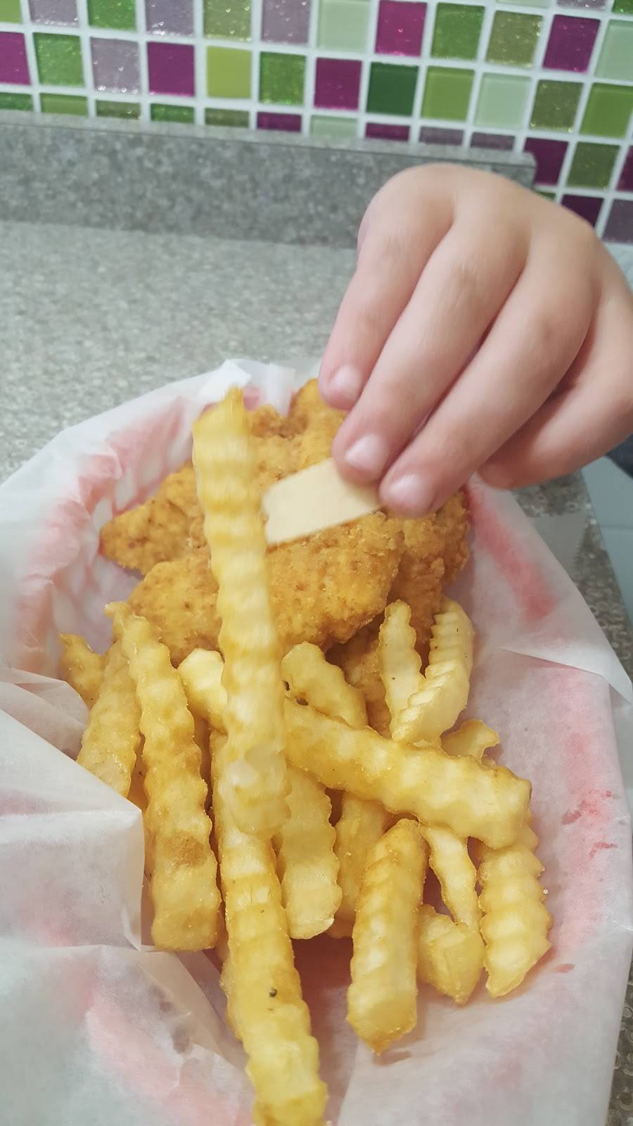 Tasty Treat | restaurant | 436 Coventry Ave, Utica, NY 13502, USA | 3157320979 OR +1 315-732-0979