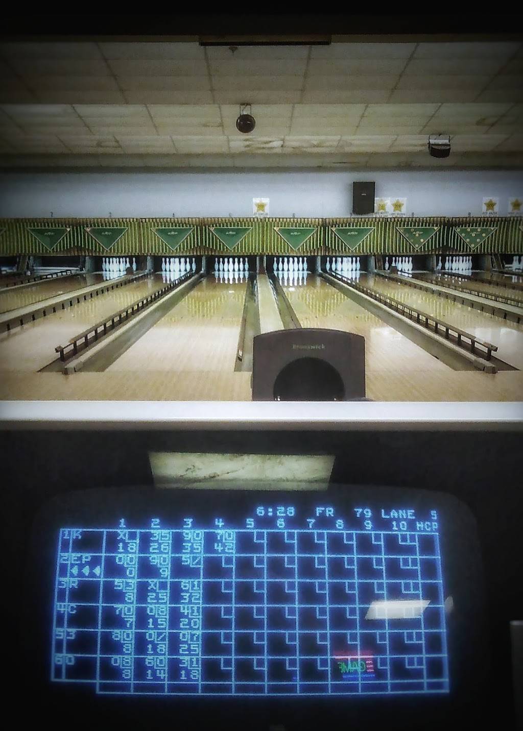 Bowling World - Cookeville, TN | restaurant | 545 Neal St, Cookeville, TN 38501, USA | 9315285551 OR +1 931-528-5551