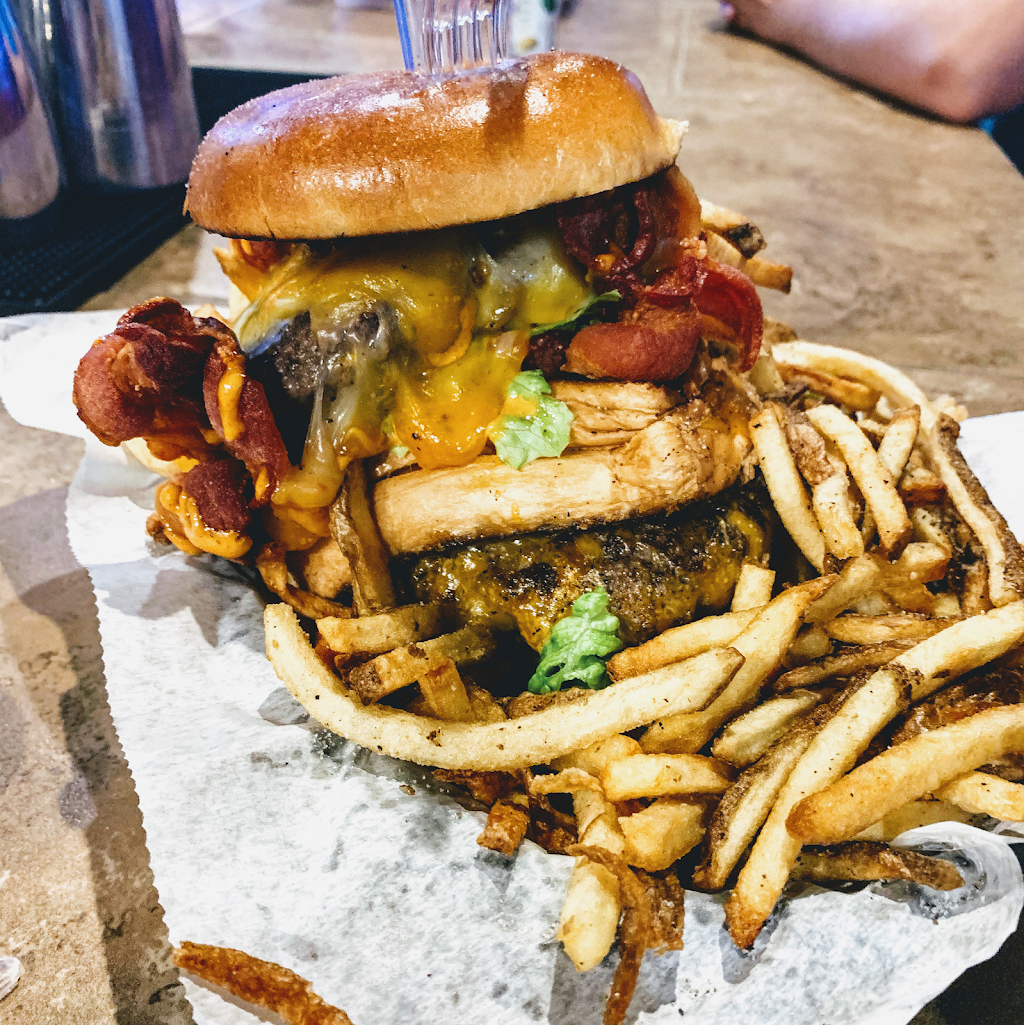 Atomic Johnnys | restaurant | 510 Broad St, Gadsden, AL 35901, USA | 2564595020 OR +1 256-459-5020