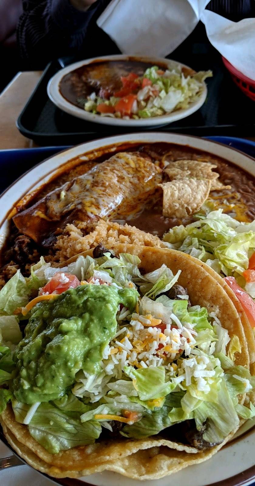 Speedy Zapatos Mexican Food | restaurant | 5225 N Blackstone Ave, Fresno, CA 93710, USA | 5594393271 OR +1 559-439-3271