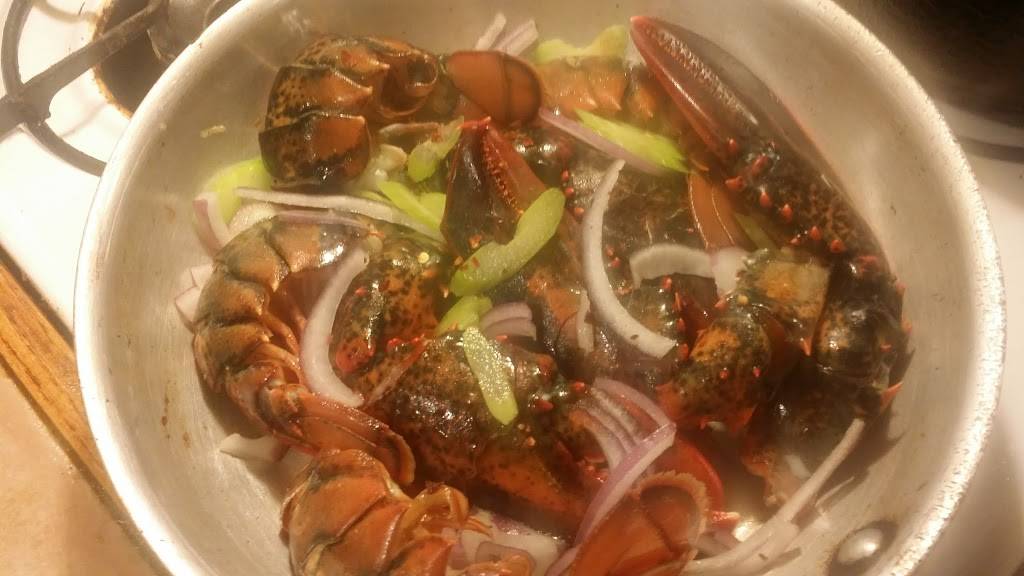 Ocho Rios Jerk Center | restaurant | 1240 Park Ave, Bridgeport, CT 06604, USA | 2033453442 OR +1 203-345-3442