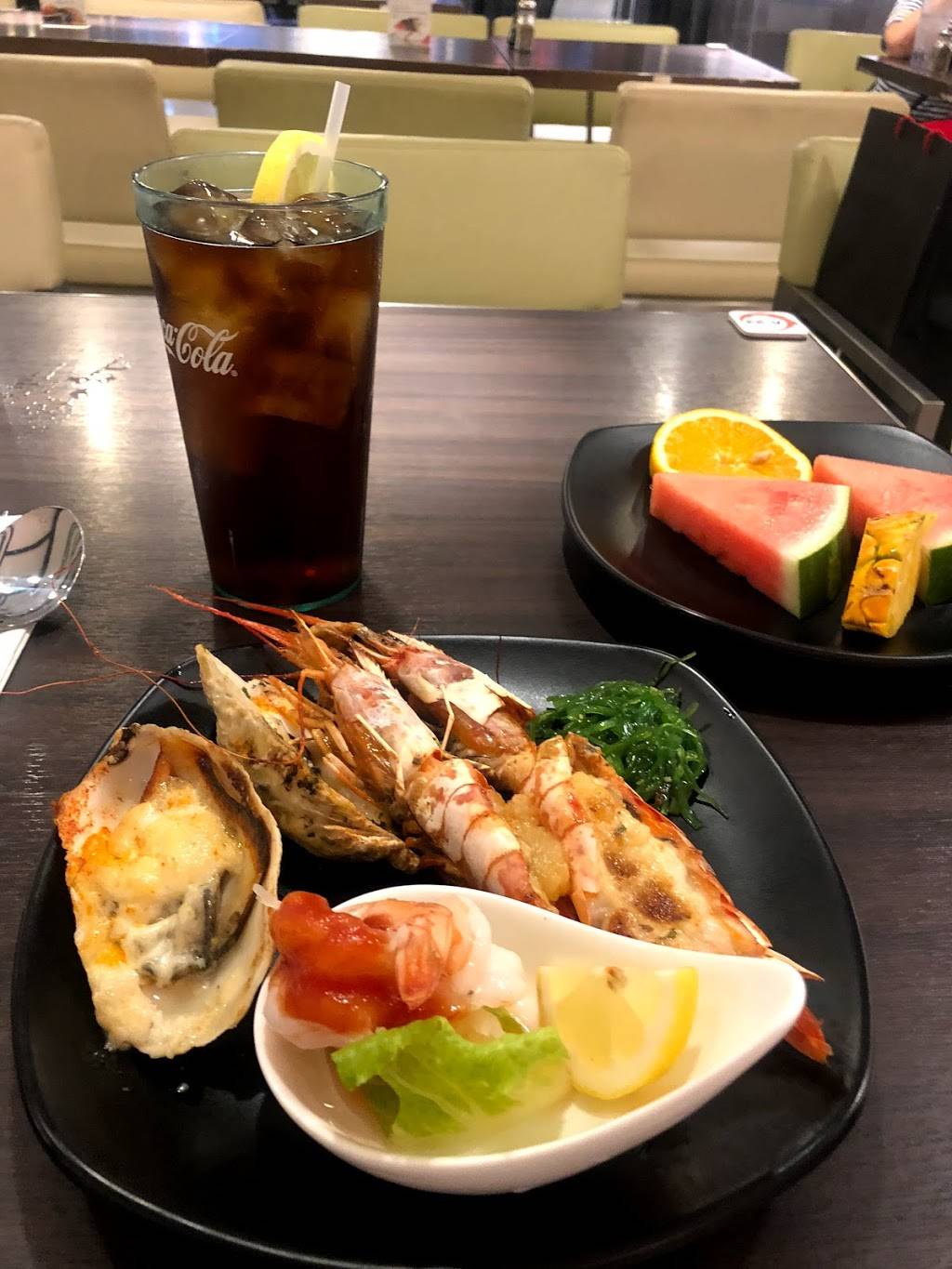 Kakus Sushi & Seafood Buffet | restaurant | 2330 Kalakaua Ave Suite 326, Honolulu, HI 96815, USA | 8087559898 OR +1 808-755-9898