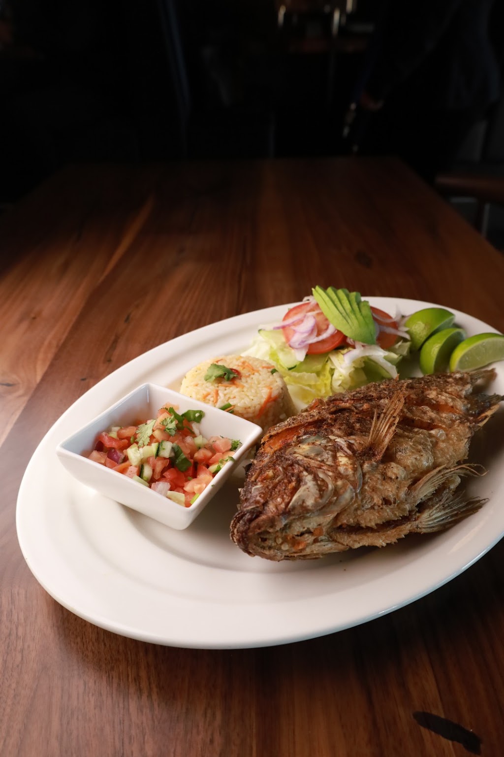 El Viejon mariscos and sushi RESTAURANT | restaurant | 9966 Bloomington Ave, Bloomington, CA 92316, USA | 9096828845 OR +1 909-682-8845